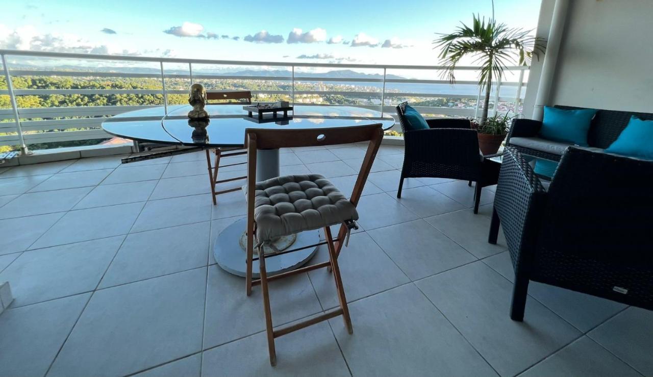 Appartement de standing vue mer Schoelcher Buitenkant foto